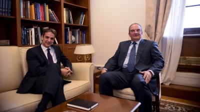 Το συνέδριο της ΝΔ και οι πολιτικές εξελίξεις στο επίκεντρο της συνάντησης Μητσοτάκη - Καραμανλή