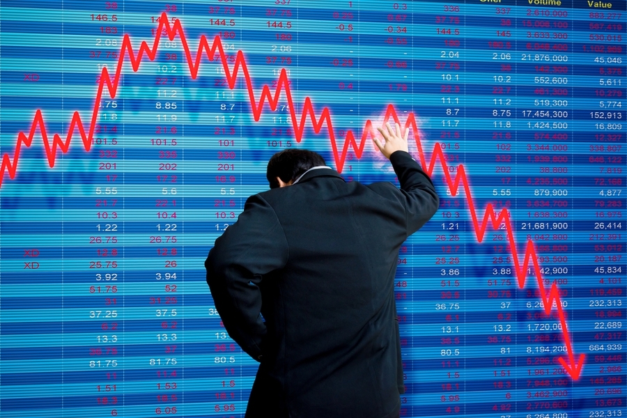 Λίγο μετά το κλείσιμο του ΧΑ – Κραχ στις τράπεζες – παραδόθηκε όλο το ταμπλό στη μανία των πωλητών