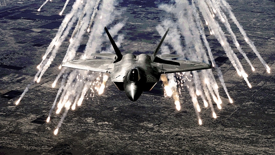 Δεν ήταν και έκπληξη... Μαχητικά, αεροπλανοφόρα, μυστικές βάσεις: Σχέδιο περικύκλωσης του Ιράν με... στρατηγό τη Βρετανία