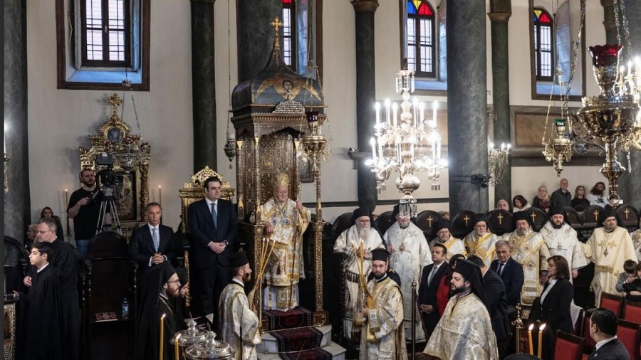 Στο Φανάρι για την εορτή των Θεοφανίων ο Πιερρακάκης: Υγεία, δύναμη και περισσότερο φως στις ζωές μας