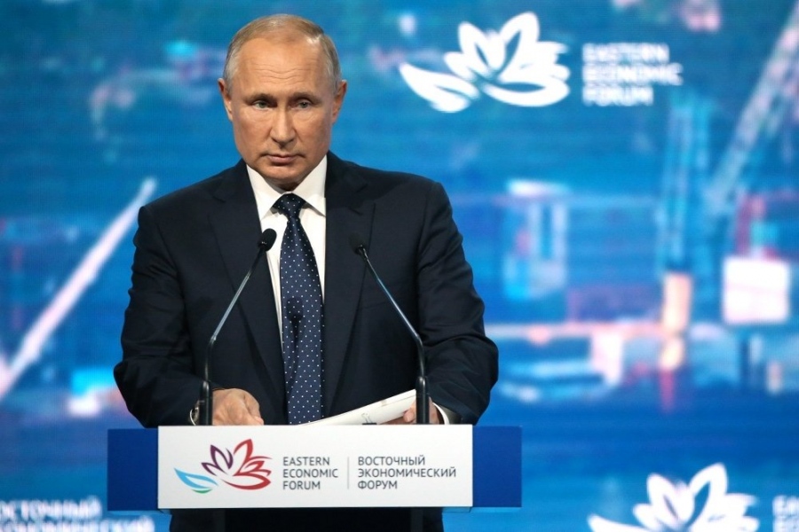 Putin: Αυτοκαταστρέφεται η Δύση - Κανένα θέμα με ρούβλι - Πολιτική η δίωξη του Trump