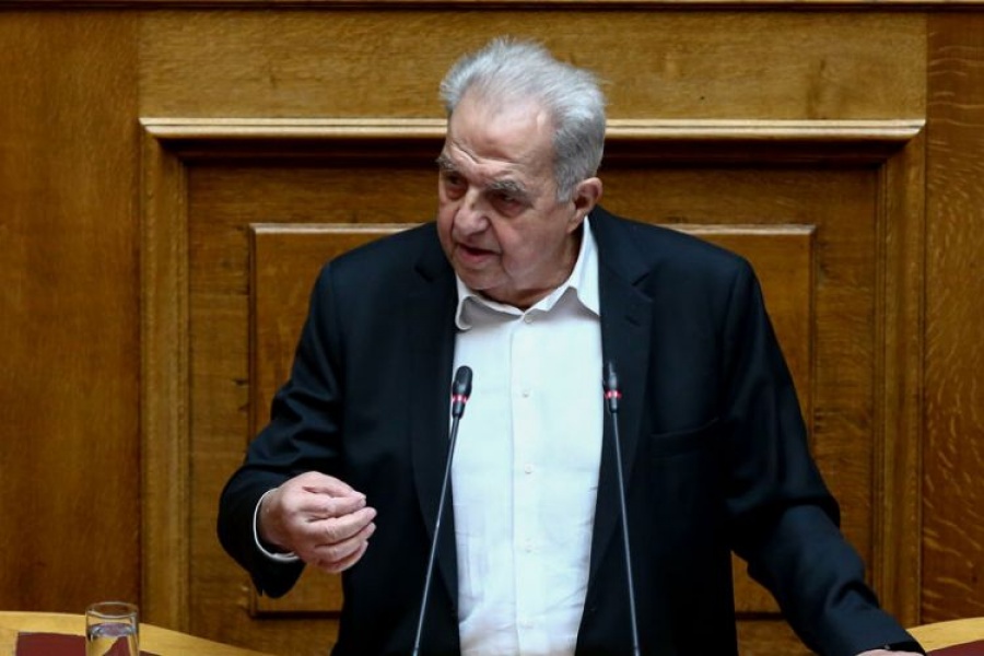 Στόχος, ο Αλέκος Φλαμπουράρης - Άγνωστοι έσπασαν το αυτοκίνητό του