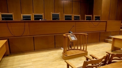 Υπόθεση 12χρονης στον Κολωνό - Εισήγηση εισαγγελέα: Σε δίκη και οι 26 κατηγορούμενοι