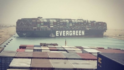 Κλειστή παραμένει η διώρυγα του Σουέζ - Καθησυχάζουν ΕΛΠΕ, ΔΕΣΦΑ για τον εφοδιασμό - Βοήθεια προσφέρει η Τουρκία