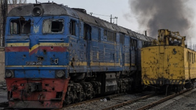Η Ρωσία χτύπησε και κατέστρεψε τρένο του ουκρανικού στρατού στην Οδησσό – Σάρωσε όλο το σιδηροδρομικό δίκτυο (Video)