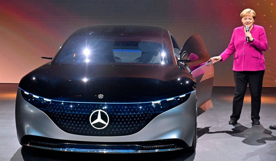 UBS: To ηλεκτροκίνητο μοντέλο της Mercedes που απειλεί την πρωτοκαθεδρία του Model S της Tesla