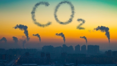 Στα ύψη η τιμή των CO2, πάνω από τα 100 ευρώ/τόνο - Νέα σύννεφα στην αγορά ενέργειας από τα «καλά» του λιγνίτη