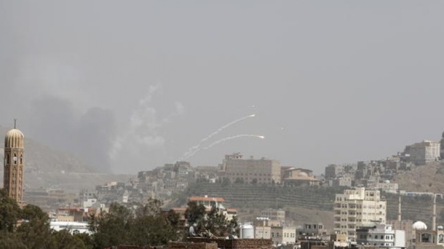 Σαρωτικά χτυπήματα των Houthis στην Aramco, μαζικές επιθέσεις στη Σαουδική Αραβία