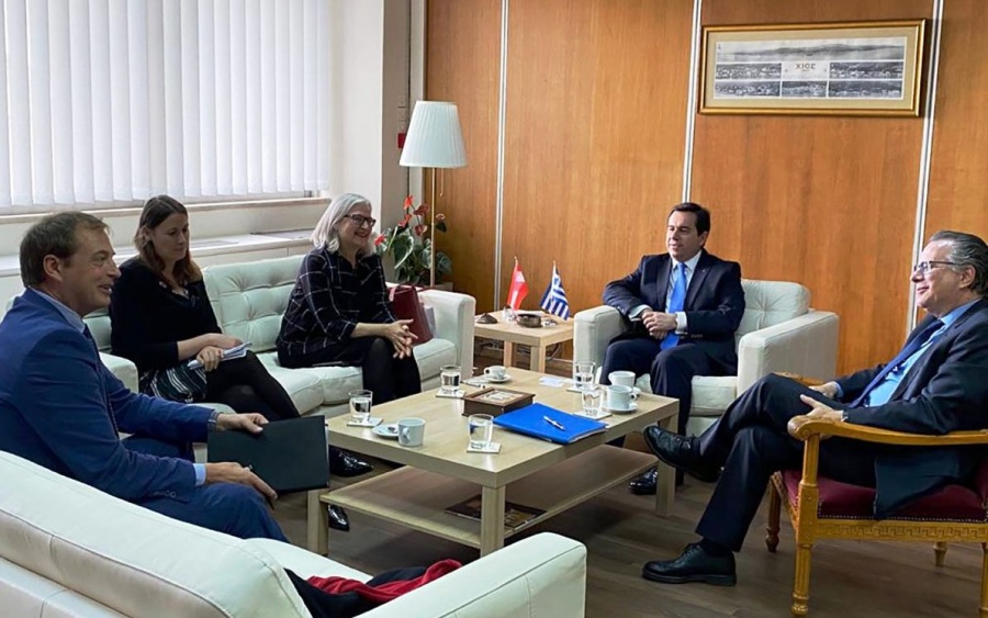 Συνάντηση Κουμουτσάκου και Μηταράκη με την Πρέσβη της Αυστρίας για το Μεταναστευτικό