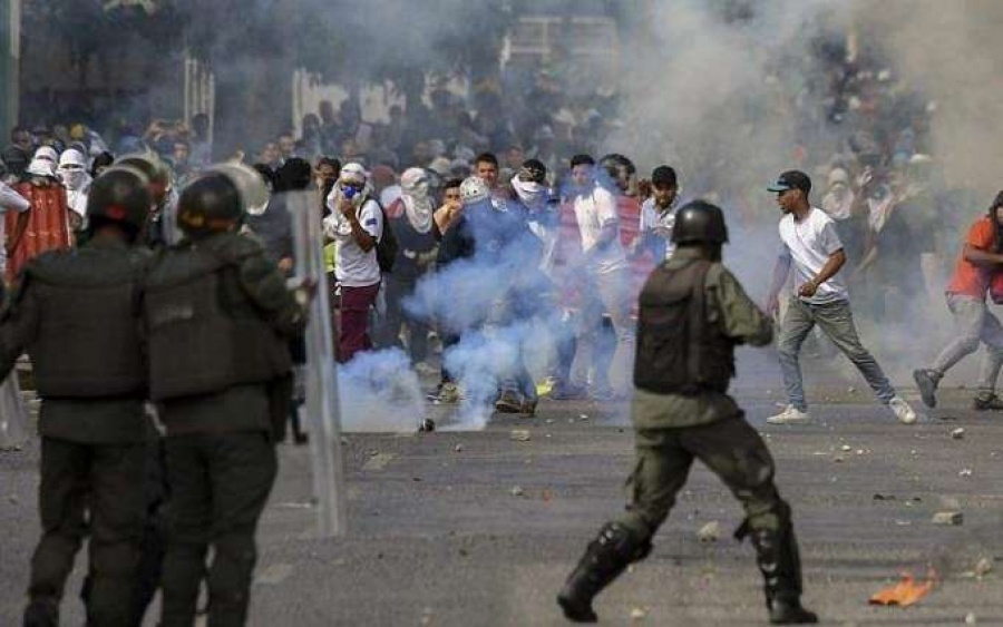 Βενεζουέλα: Όχημα της Εθνοφρουράς παρέσυρε διαδηλωτές