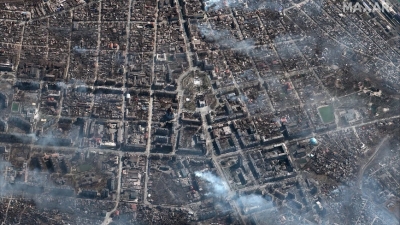Ουκρανία: Τουλάχιστον 10 δισ. δολάρια oι ζημιές από τους βομβαρδισμούς στη Μαριούπολη