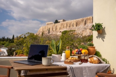 Η Αθήνα στις 10 καλύτερες πόλεις για Βρετανούς digital nomads
