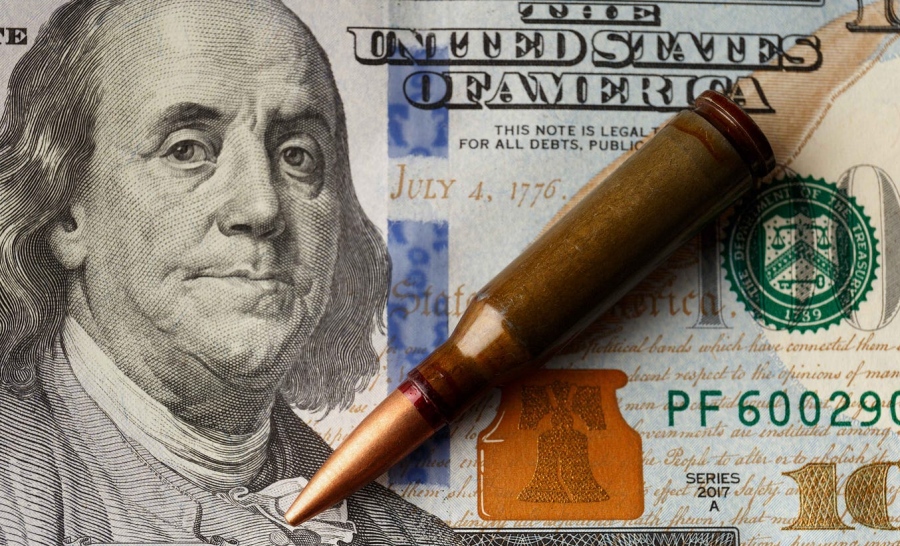 Νομισματικός πόλεμος ΙΙΙ - Μετά τους δασμούς, η μάχη για το δολάριο – H Fed καταλαμβάνεται και καλείται στα όπλα με... στρατηγό τον Miran