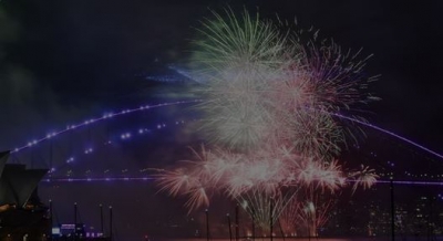 Ο πλανήτης υποδέχεται το 2023 με φαντασμαγορικές εκδηλώσεις και πυροτεχνήματα