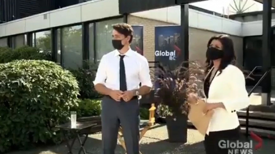 Άνδρας αποκάλεσε τη γυναίκα του Justin Trudeau «πόρνη» και εκείνος ξέσπασε