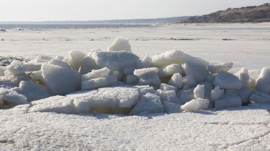Απίστευτο – Πάγωσε στην κυριολεξία η Θάλασσα του Azov και μέρος του Δνείπερου ποταμού στην Kherson