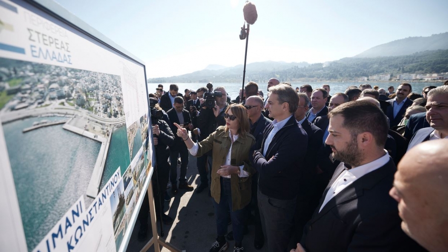 Στο λιμάνι του Αγ. Κωνσταντίνου ο Μητσοτάκης – Ενημέρωση για τα έργα επέκτασης και αναβάθμισης