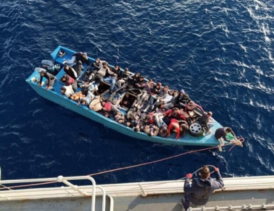 Μαζικά κύματα μεταναστών τις τελευταίες 48 ώρες στην Ελλάδα  – 508 εντοπίστηκαν νότια της Κρήτης