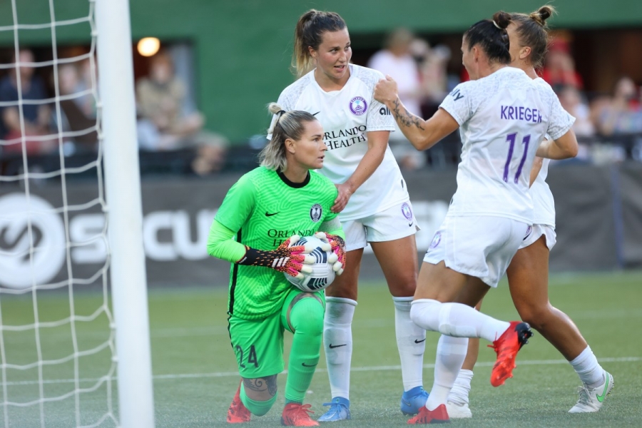 Άσλιν Χάρις: Η «εξολοθεύτρια» των πέναλτι «χτύπησε» για τέταρτη διαδοχική φορά! (video)