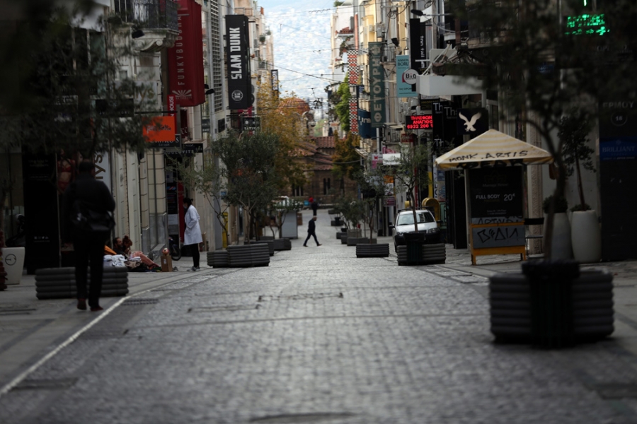 Πολυεθνικές αλυσίδες ένδυσης κατέβασαν τα ρολά στην Ερμού, πριν έρθει το 3ο Lockdown