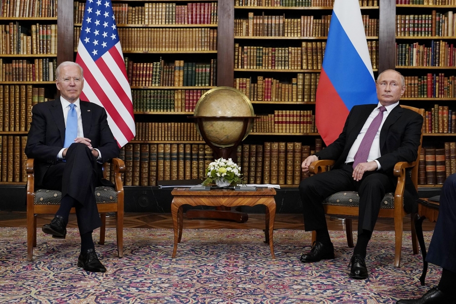 Κρίσιμη συνομιλία Biden - Putin για Ουκρανία - Αβάσιμο το σενάριο ρωσικής εισβολής