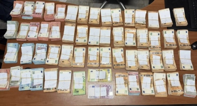 Σύλληψη στην Ομόνοια – Λαθραία ηλεκτρονικά τσιγάρα και 237.000 ευρώ