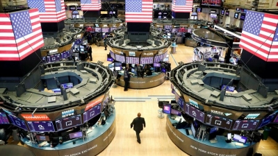 Σήμα άμεσης εξόδου από τις αγορές: Ξεπέρασαν τα 250 δισ. δολάρια τα short στοιχήματα των hedge funds