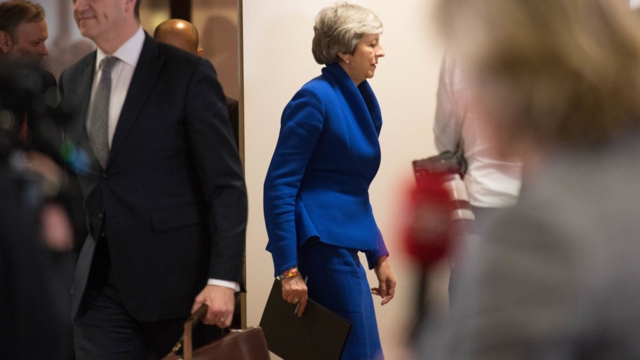 May: Καμία σκέψη για πρόωρες εκλογές – Προετοιμασία και για Brexit χωρίς συμφωνία