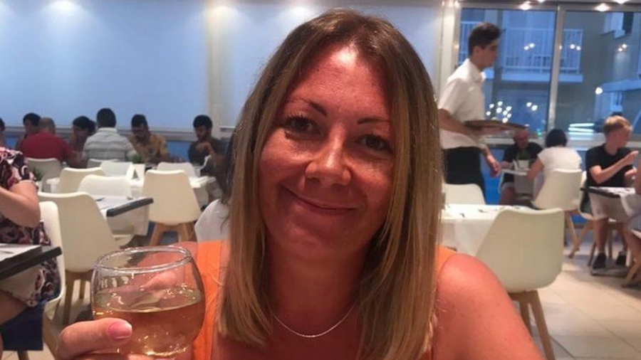 Ζει με παροσμία για 7 μήνες: Από τότε που κόλλησα κορωνοϊό, ζαλίζομαι με τις μυρωδιές από το φαγητό