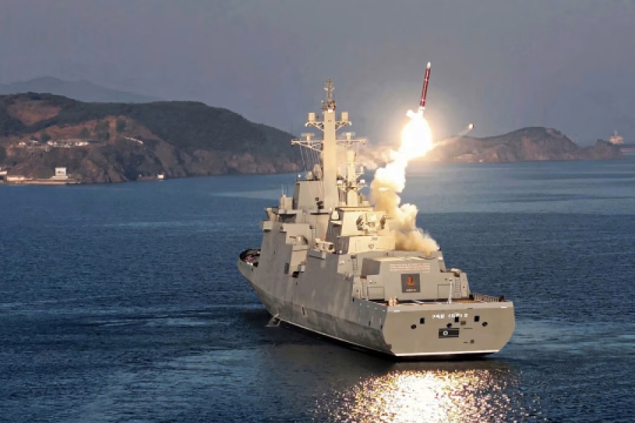 Φιάσκο μεγατόνων - Το νέο πολεμικό πλοίο του Kim Jong Un κατέληξε… στο βυθό «λόγω απόλυτης απροσεξίας»