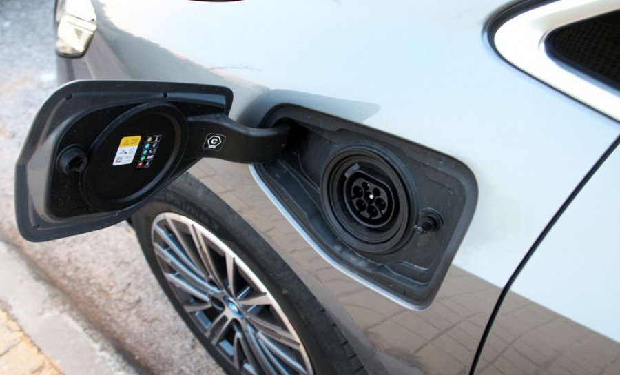 Έτσι μπορείς να βρίσκεις γρήγορα τη θέση της τάπας καυσίμου και της υποδοχής φόρτισης