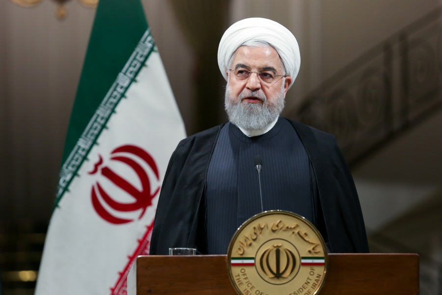 Rouhani (Πρόεδρος Ιράν) για Trump: Είναι τρελός, θα έχει το τέλος του Saddam Hussein