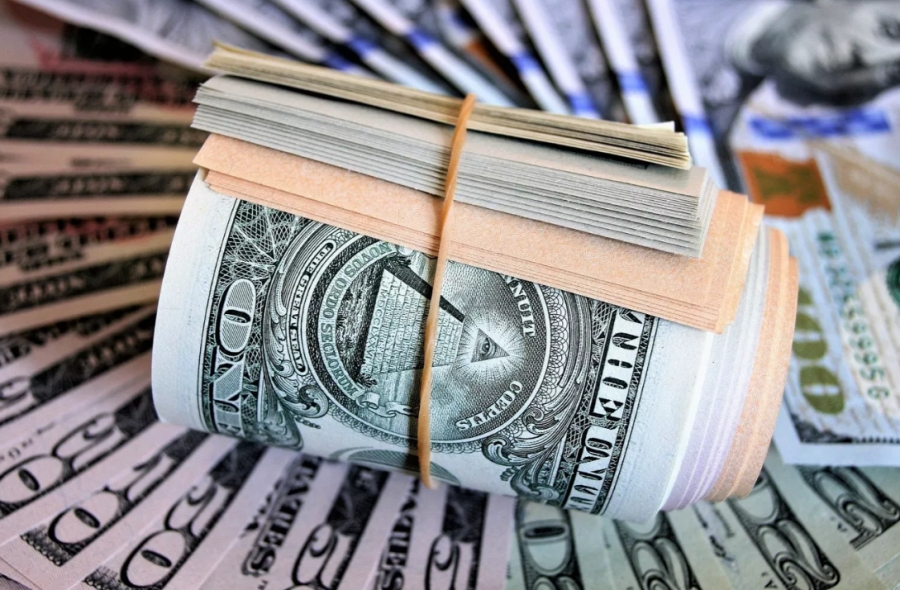 Βόμβα από κορυφαίο τραπεζίτη: Το δολάριο είναι «οικονομικός τρομοκράτης» και υπερτιμημένο ως αποθεματικό νόμισμα