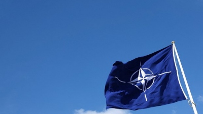 Bloomberg: Το ΝΑΤΟ ενισχύει τις στρατιωτικές επαφές με Ρωσία για να αποφευχθεί ο μεγάλος πόλεμος