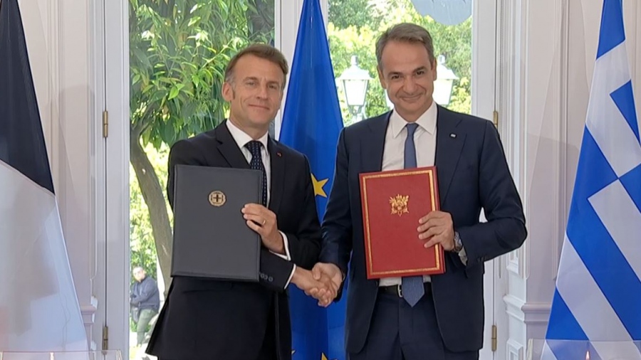 Στο Μαξίμου ο Γάλλος πρόεδρος Macron, ο διάλογος με τον Μητσοτάκη - Υπογραφή συμφωνιών
