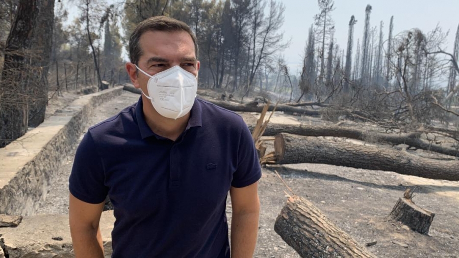 Τσίπρας από τις πληγείσες περιοχές της Εύβοιας: Μην προκαλούν με δηλώσεις αυτοθαυμασμού πάνω στα ερείπια