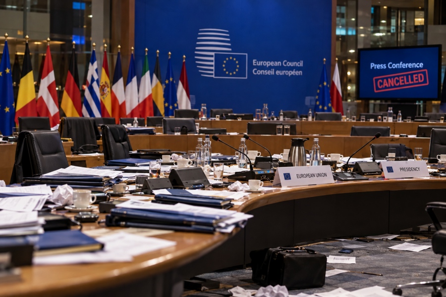 Εικόνες ντροπής… 14 ώρες χάους στη Σύνοδο της Ευρώπης - «Εμφύλιος» για ενέργεια και προϋπολογισμό, ακυρώθηκε η συνέντευξη Τύπου