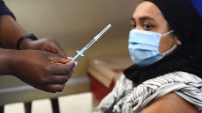 Μελέτη από Νότια Αφρική για Omicron - Οι 2 δόσεις του εμβολίου Pfizer προσφέρουν προστασία 70% έναντι νοσηλείας
