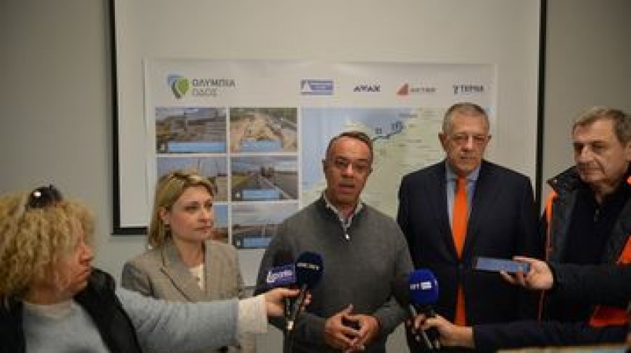 Στα εργοτάξια του υπό κατασκευή αυτοκινητόδρομου Πατρών – Πύργου ο Σταϊκούρας: Άνω τους 30% η συνολική πρόοδος του έργου