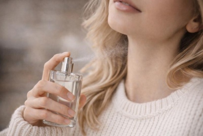Καταπληκτικό και εύκολο! Το άρωμα διαρκεί όλη μέρα χωρίς επιπλέον ψεκασμούς — Ένα κόλπο που δεν σας λένε