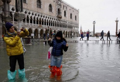 Σφοδρή κακοκαιρία πλήττει τη βόρεια Ιταλία