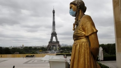 Αυξάνονται τα κρούσματα στη Γαλλία - Μάσκες σε μέσα μεταφοράς θέλει η υπουργός Υγείας