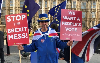 Βρετανία: Ξεπέρασαν τα 3 εκατομμύρια οι υπογραφές Βρετανών κατά του Brexit