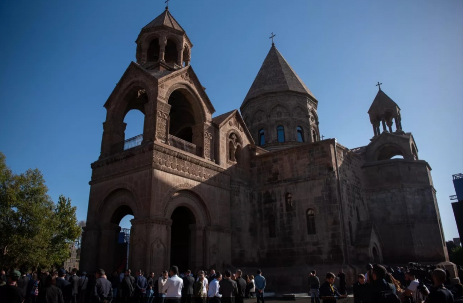 Αρμενία: Πολιτική δίωξη από τον Pashinyan σε επιχειρηματία για την υποστήριξη στην Αποστολική Εκκλησία