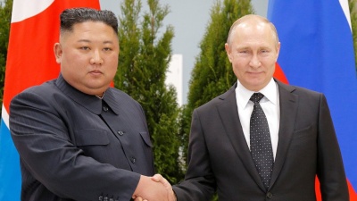 Στήριγμα στον Putin αναζητά ο Kim Jong Un για τις διαπραγματεύσεις με τις ΗΠΑ