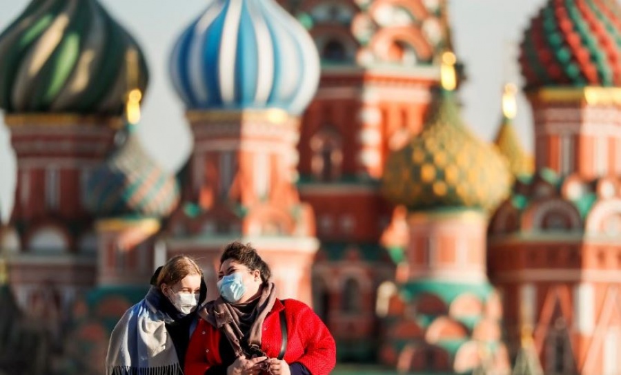 Σε νέα φάση η επιδημία κορωνοϊού στη Μόσχα - Οι κάτοικοι αγνοούν τις εκκλήσεις για περιορισμό