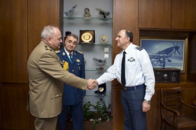 Συνάντηση του αρχηγού ΓΕΑ με τον απερχόμενο ακόλουθο Άμυνας της Ρουμανίας