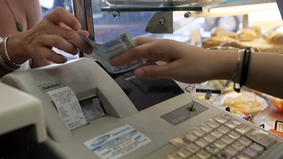 Έως την 31η Δεκεμβρίου η απόσυρση των ταμειακών μηχανών που δεν μπορούν να συνδεθούν online με την ΑΑΔΕ