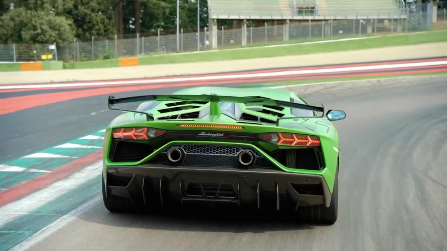 Μάθετε τα μυστικά της αεροδυναμικής της Lamborghini Aventador SVJ
