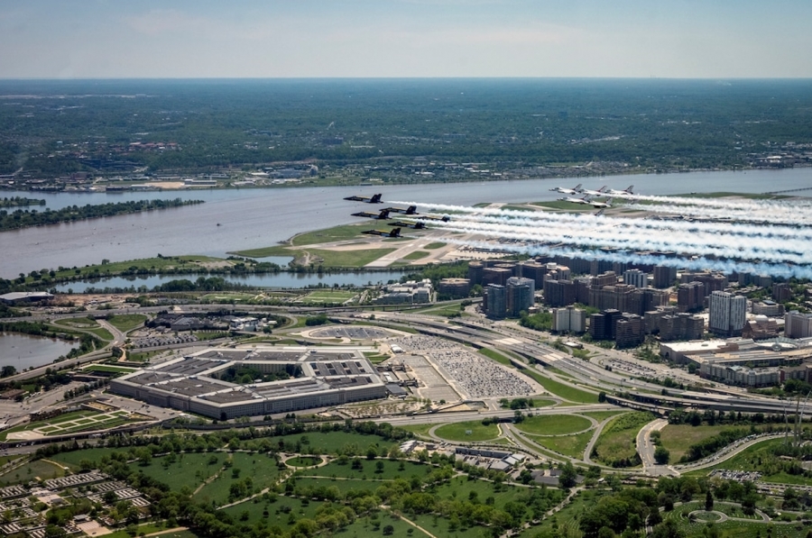 ΗΠΑ: Στρατιωτικός προϋπολογισμός ύψους 1 τρισ. δολαρίων –  Ντύνεται στο… χακί για την Κίνα ο Λευκός Οίκος